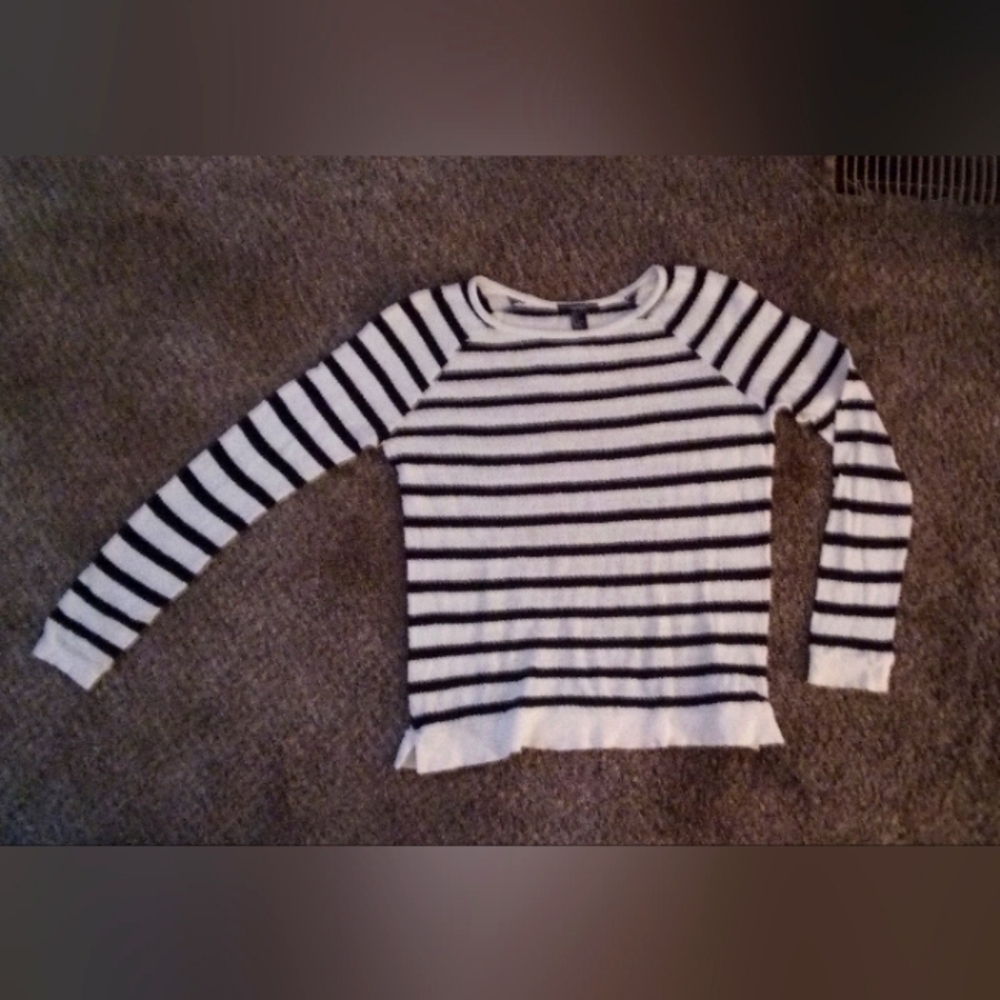 Forever 21 Black and White Crew Neck Sweater